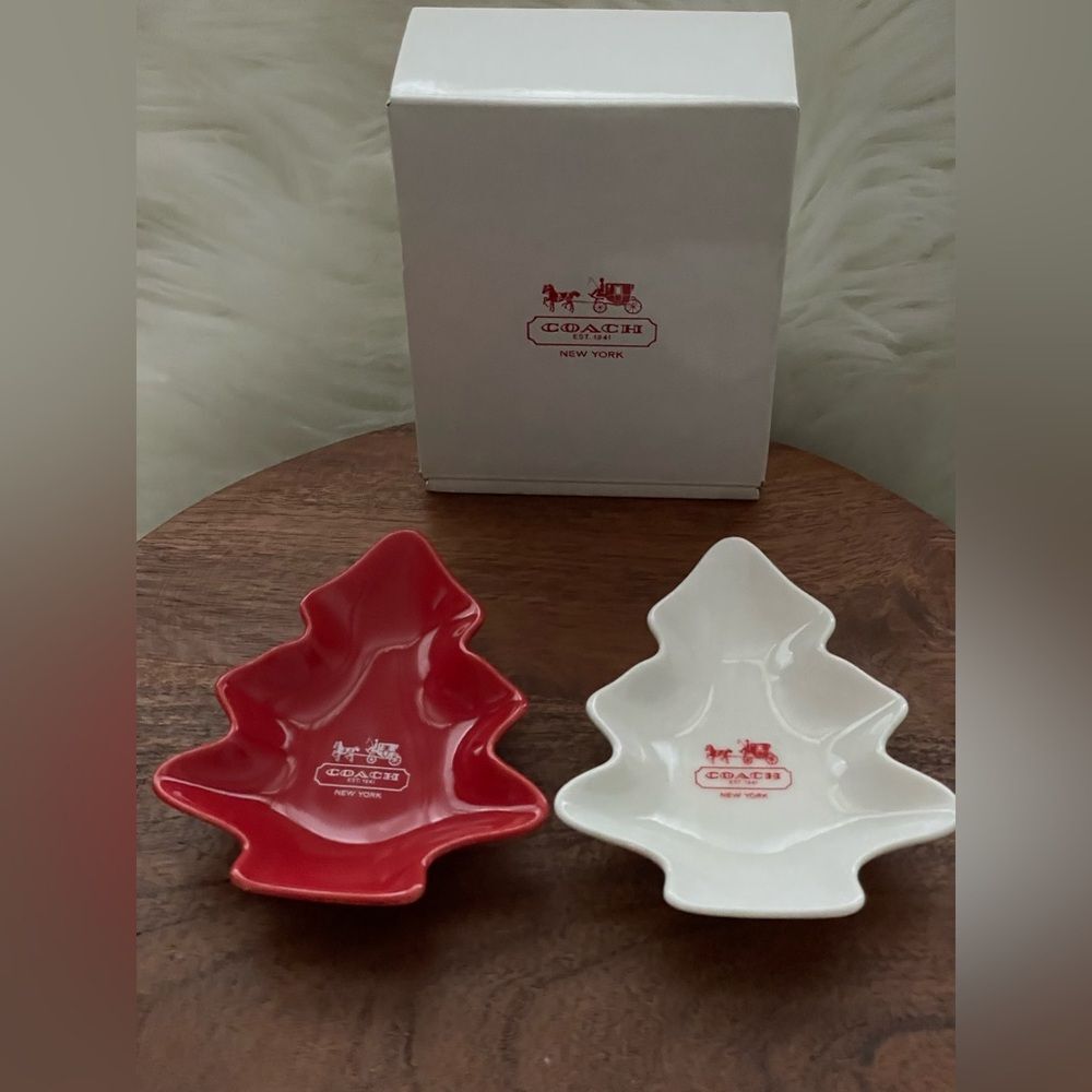 Coach Red & White Holiday Tree Ceramic Dishes – Like New – Collectible Decor